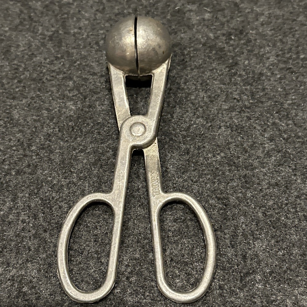 Meatball Melon Baller Cookie Molder 1.5" Diameter  Aluminum Taiwan Vintage